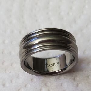 Pure Titanium 8mm Womens Silver Band**Nickel Free**Size 7